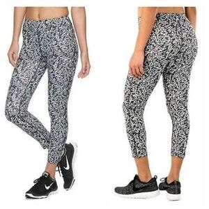 Nike Dri-Fit Pronto Essentials Leggings Cropped Running Activewear XL